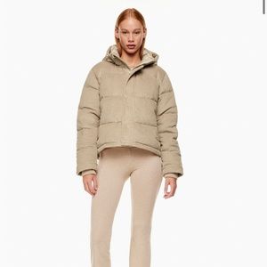Aritzia Super Puffer - shorty